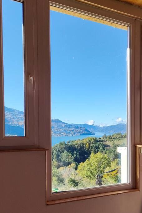 Le Cosy Du Plongeoir - T2 Neuf Avec Vue Sur Le Lac De Serre Poncon Et Grande Terrasse Avec Jardin Savines-le-Lac Exterior foto