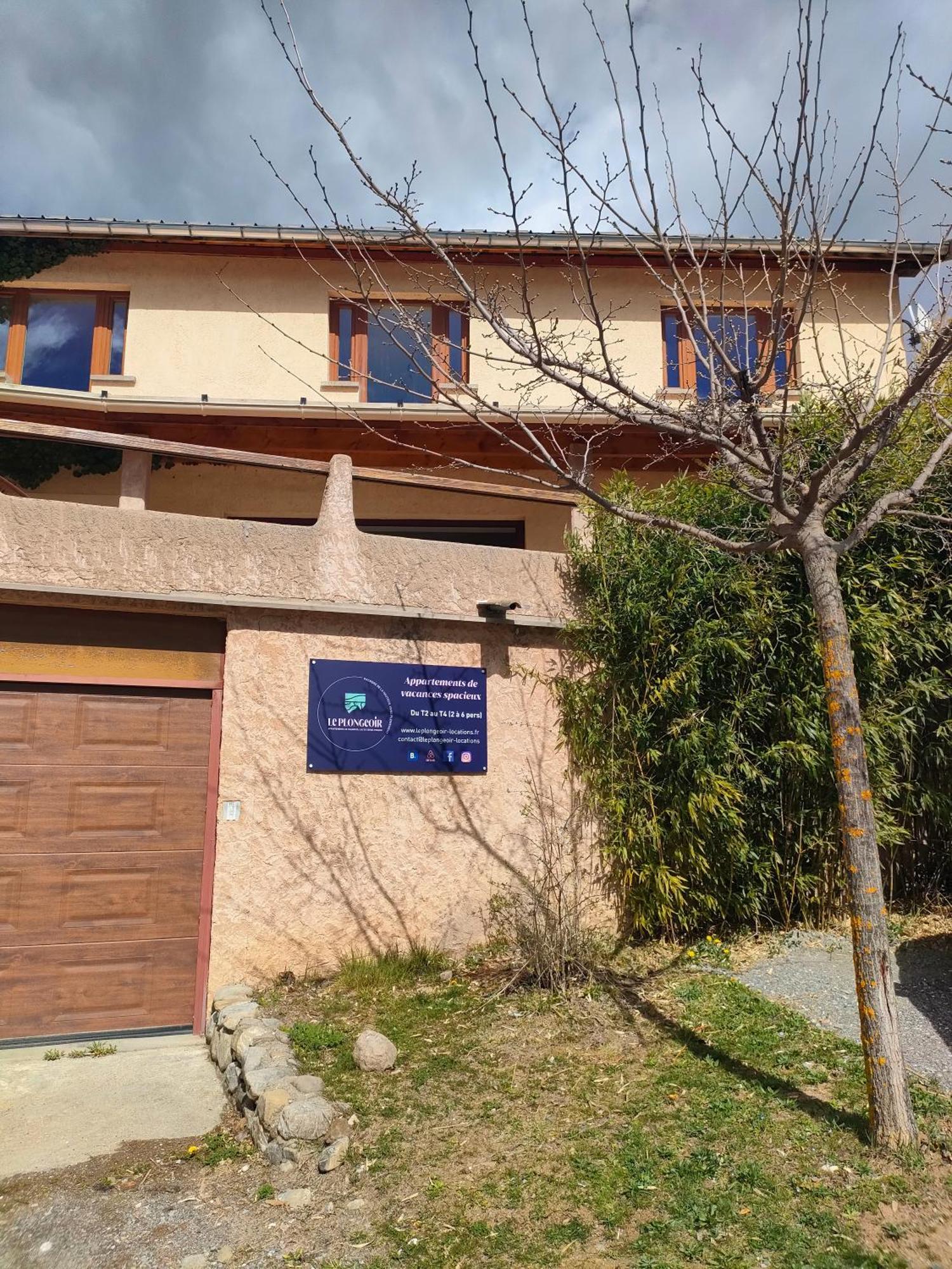 Le Cosy Du Plongeoir - T2 Neuf Avec Vue Sur Le Lac De Serre Poncon Et Grande Terrasse Avec Jardin Savines-le-Lac Exterior foto