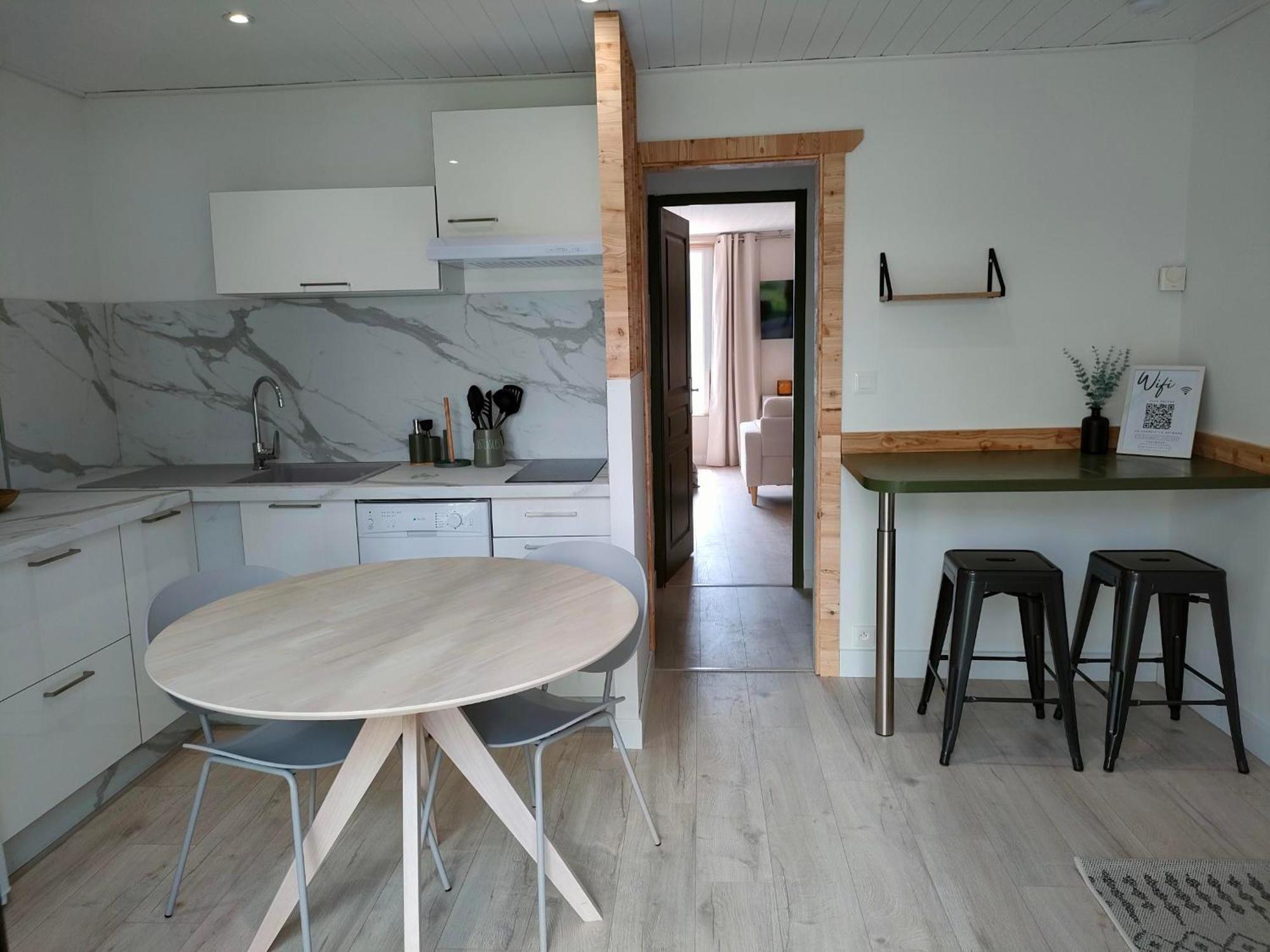 Le Cosy Du Plongeoir - T2 Neuf Avec Vue Sur Le Lac De Serre Poncon Et Grande Terrasse Avec Jardin Savines-le-Lac Exterior foto